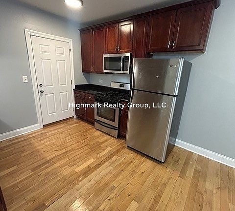 3rd image of 4544 W George St