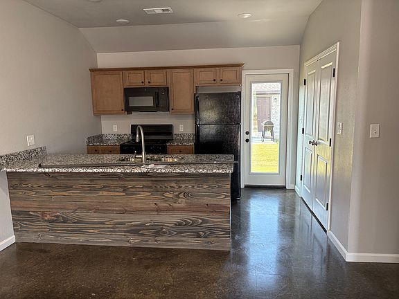 2nd image of 1112 4th St #4