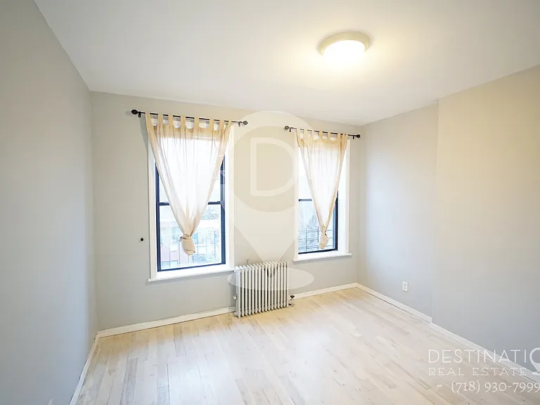 200 W 9th St #4R — Photo 11