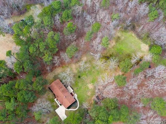4th image of 165 Winchester Dr