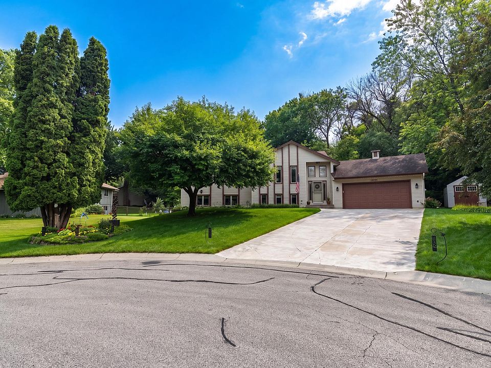1st image of 19135 Maple Leaf Dr