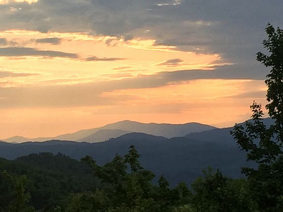 4th image of Look Rock Crest Dr