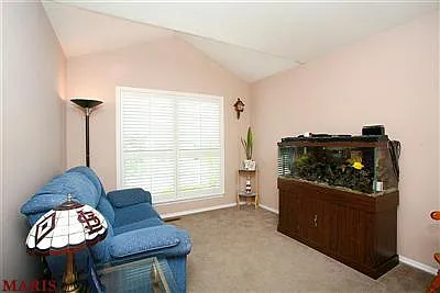 260 Valleybrook Ct — Photo 10