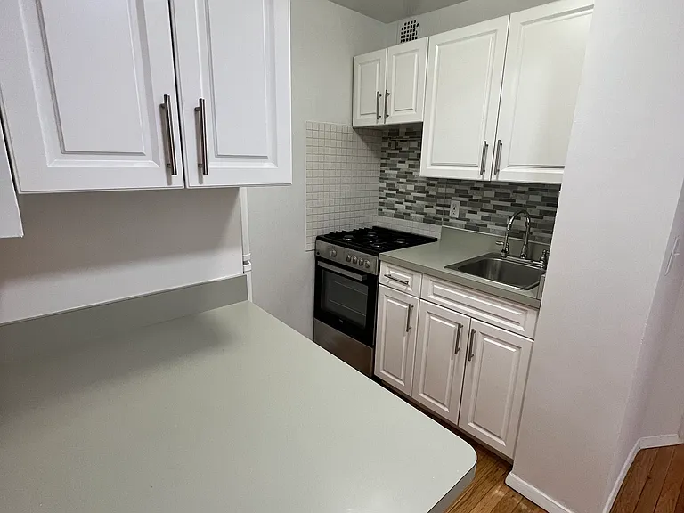 333 E 95th St #1C — Photo 9