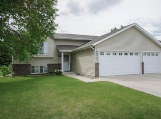 3463 19th St S, Fargo, ND 58104