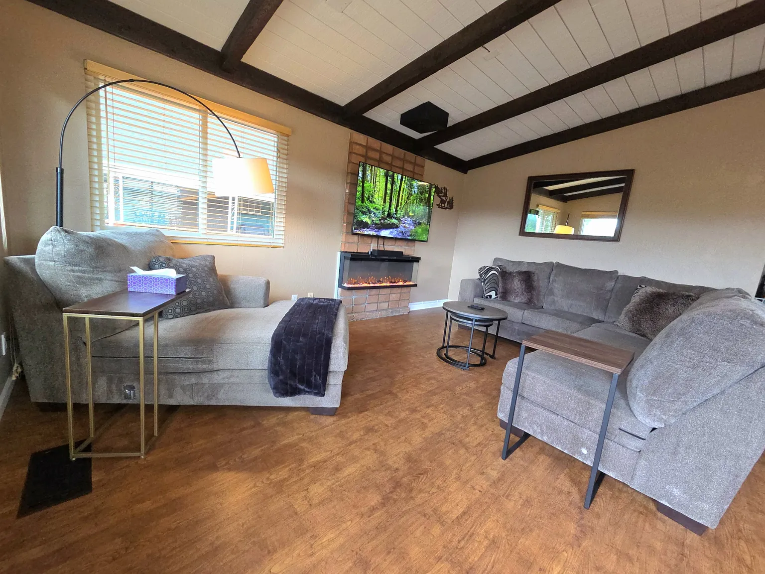 221 E Pine St — Photo 3