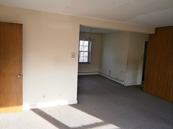 3rd image of 2203 W Morse Ave #3