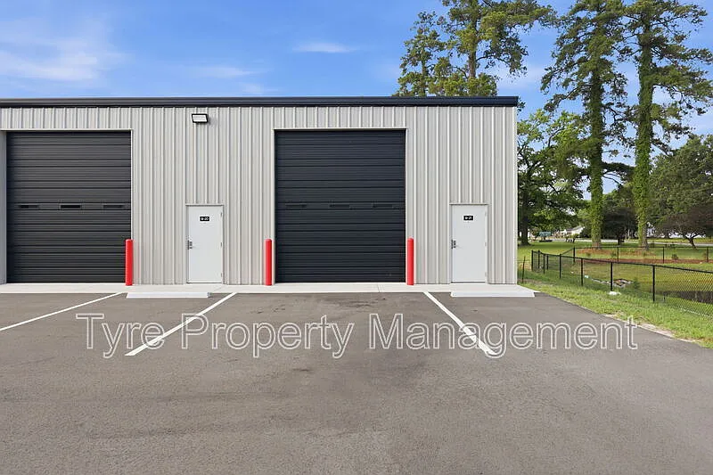 Studio, 1500 sqft, $1,150 — Photo 3