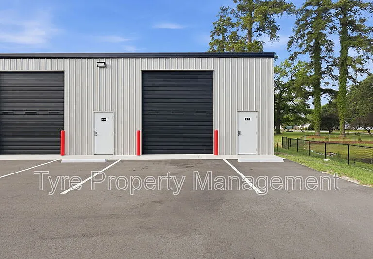 3945 Lee St #20 — Photo 3
