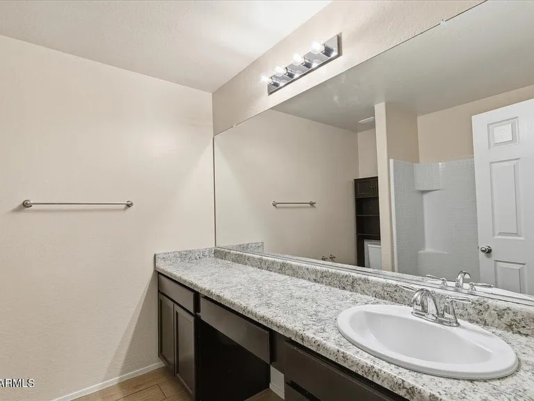 7119 W Golden Ln — Photo 29