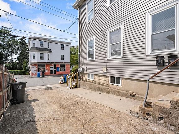 4th image of 117 Chestnut Hill Ave