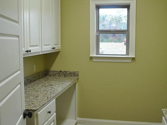 3rd image of 17251 Tugwell Ln