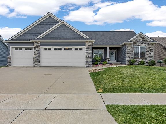 2nd image of 884 Archer Dr