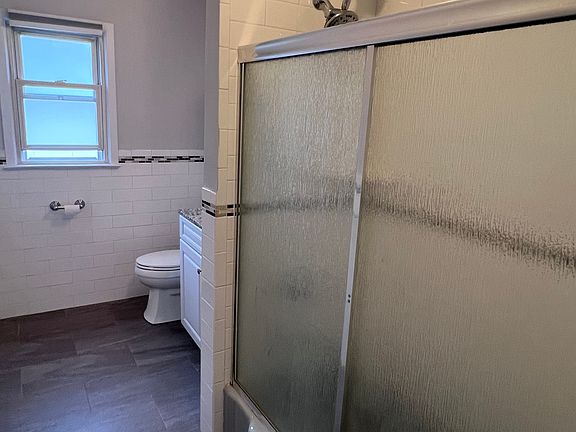 4th image of 164 Gainsborg Ave #2