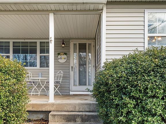 5th image of 3645 River Rd