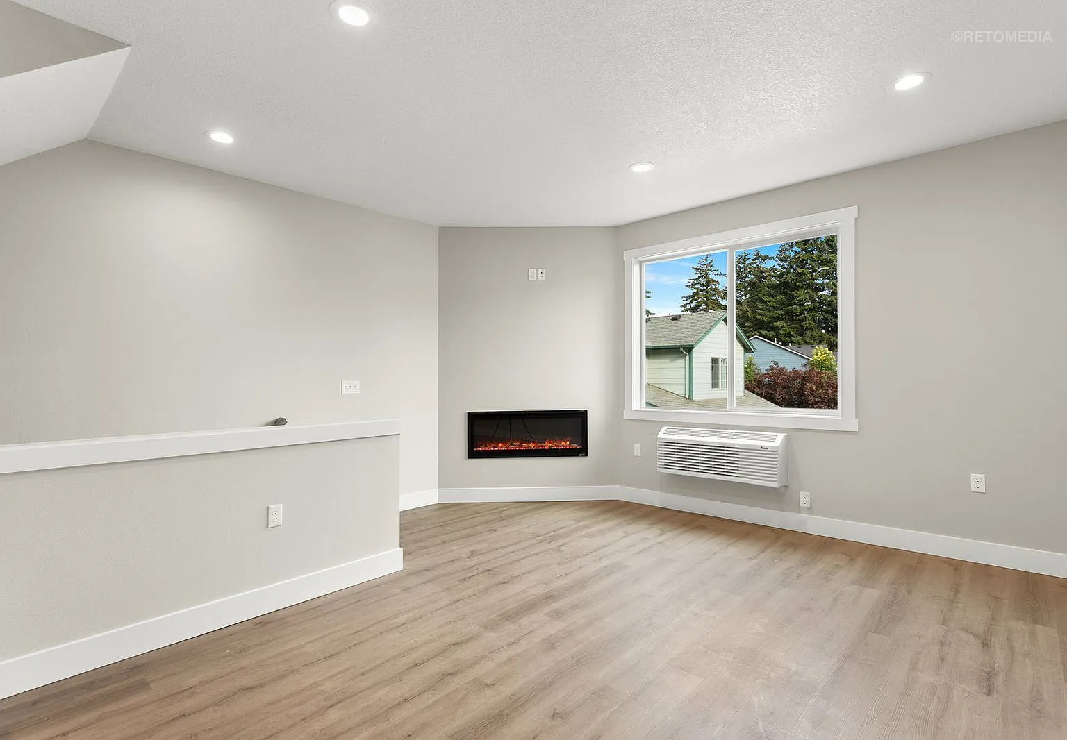 3 bed, 2.5 bath, 1698 sqft, $2,345 — Photo 4