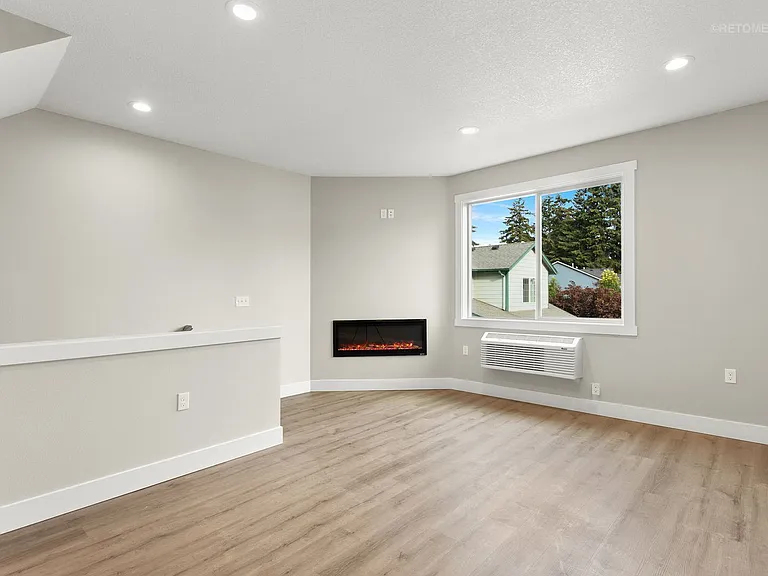 4237 Verda Ln NE — Photo 4