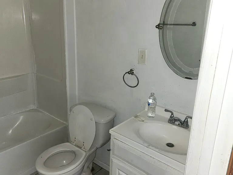 630 E Lackawanna Ave — Photo 9