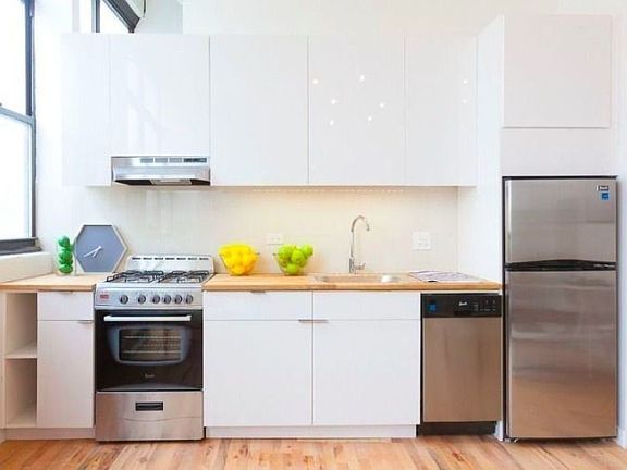 4th image of 59 Bogart St #216