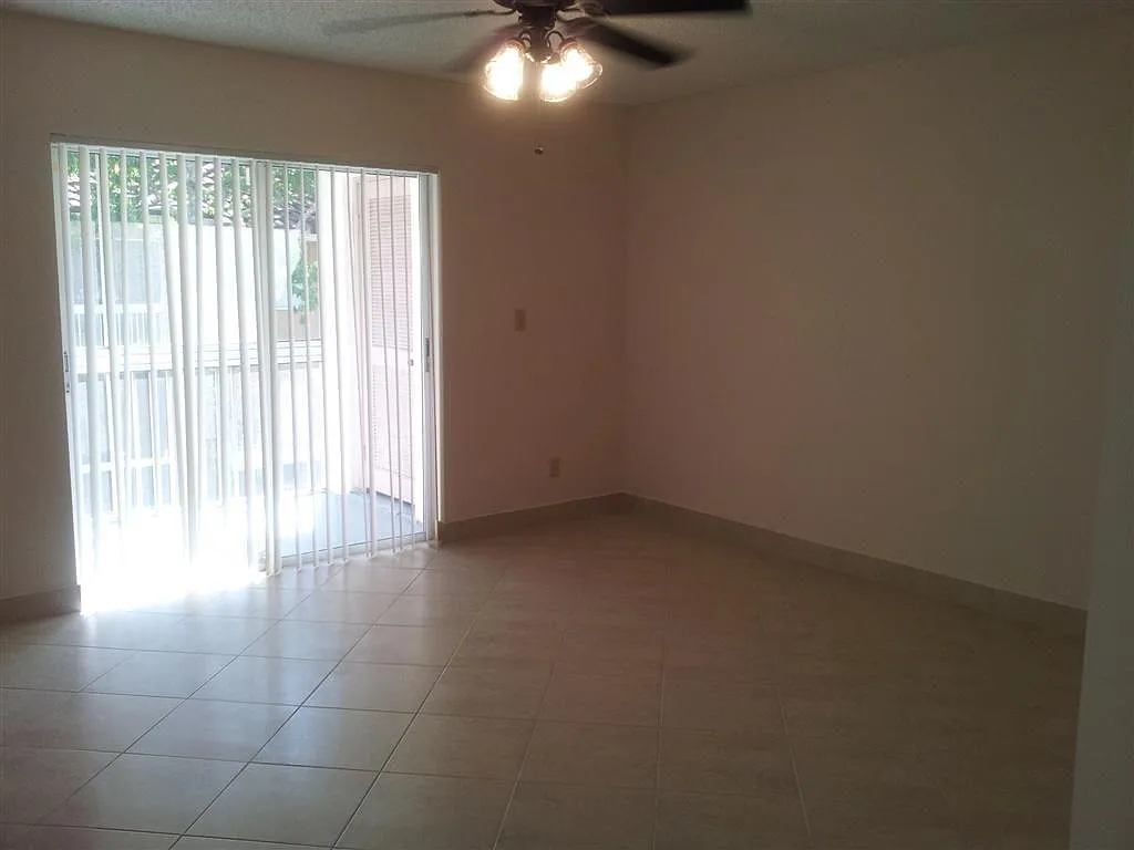 3 bed, 2.5 bath, 1550 sqft, $2,750 — Photo 3