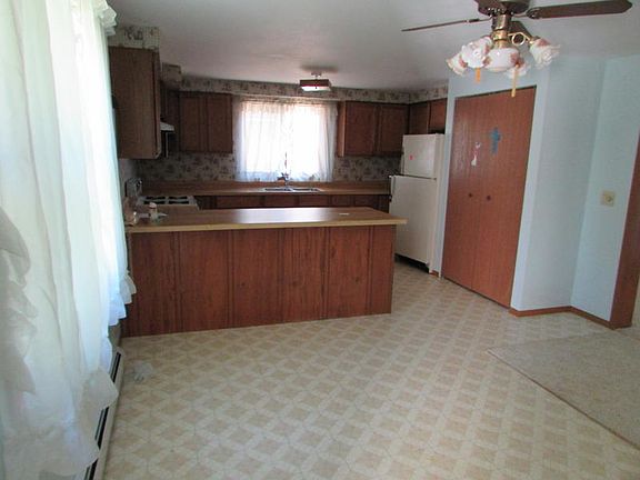 3rd image of 9269 Lois Dr