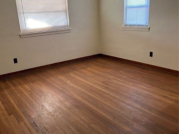 4th image of 1516 Wood St