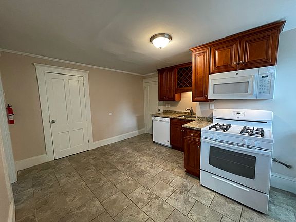 4th image of 200 King St #10940274