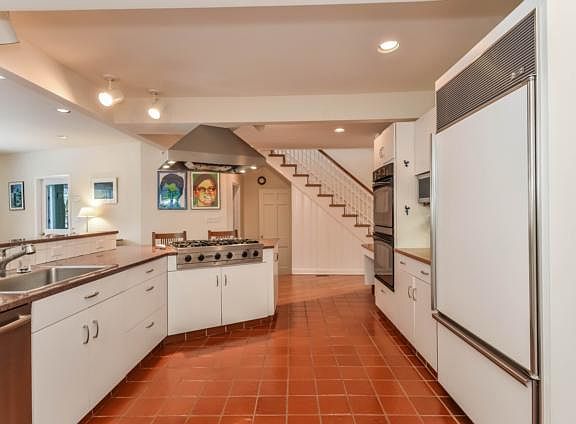 4th image of 620 Orienta Ave