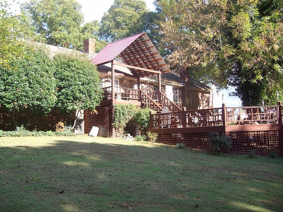 2nd image of 1020 Poplar Log Rd