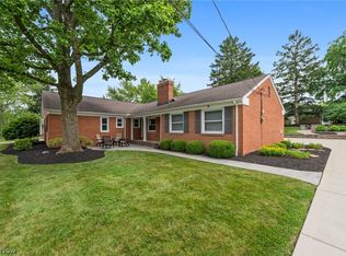6848 Rosemont Dr, Brecksville, OH 44141