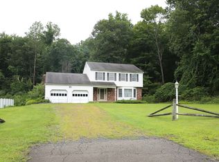 70 Linda Ln, Bethel, CT 06801