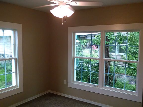 5th image of 1134 E Edgewood Dr