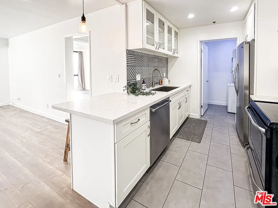 1 bed, 1.0 bath, 634 sqft, $2,200 — Photo 4