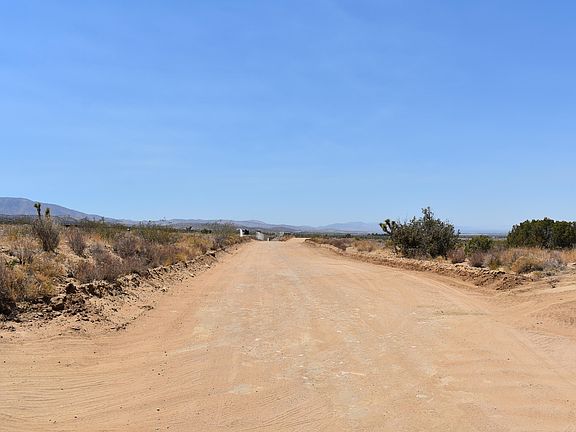 3rd image of Avenue Ave #Y