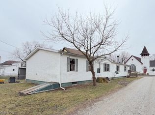 527 W 3rd St, Uhrichsville, OH