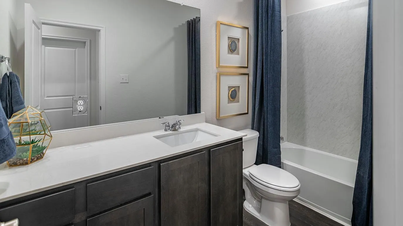 3 bed, 2.5 bath, 1700 sqft, $2,500 — Photo 3