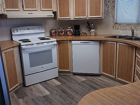3rd image of 7300 20th St #428