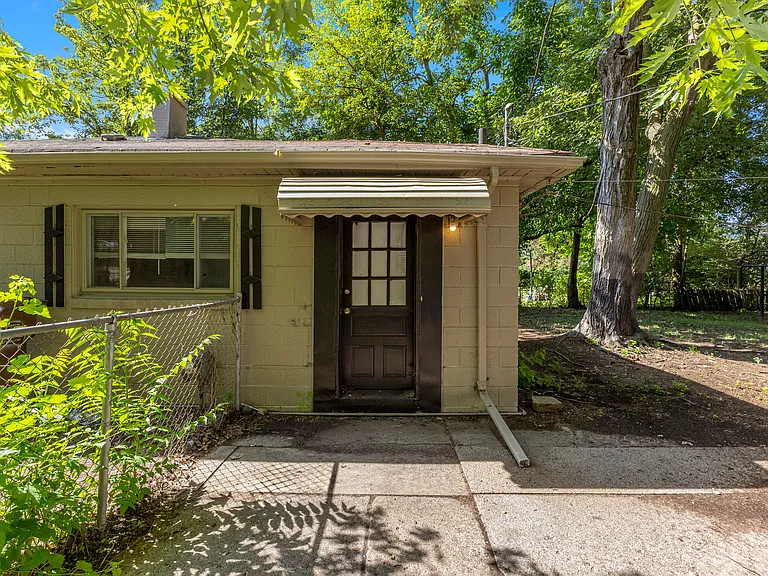 5228 Fletcher St — Photo 25