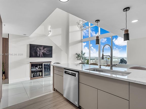 5th image of 1861 NW South River Dr #Penthouse 4