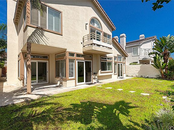 3rd image of 9582 Montanza Way