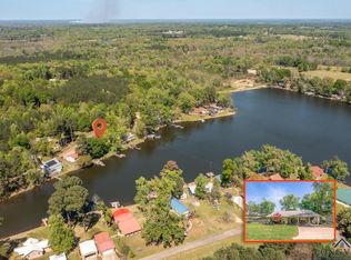 922 Omaha Dr, Omaha, TX 75571