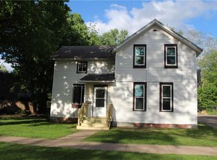 1008 9th St E #1, Menomonie, WI 54751