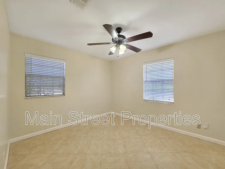 4547 Marseille Dr — Photo 13