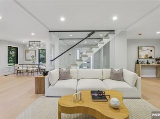 29 Woodland Park Dr, Tenafly, NJ 07670