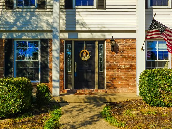 3rd image of 6154 Oakhaven Dr