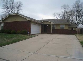2131 S Flynn Ln, Wichita, KS 67207