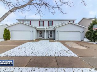 2718 Gill St, Bloomington, IL