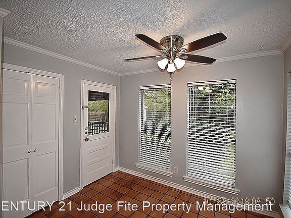 3rd image of 118 Mesa Moor Dr