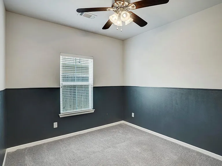 3413 Omega St — Photo 9