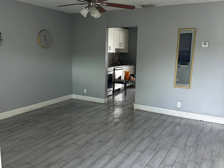 1051 SW 32nd Ct #2 — Photo 3